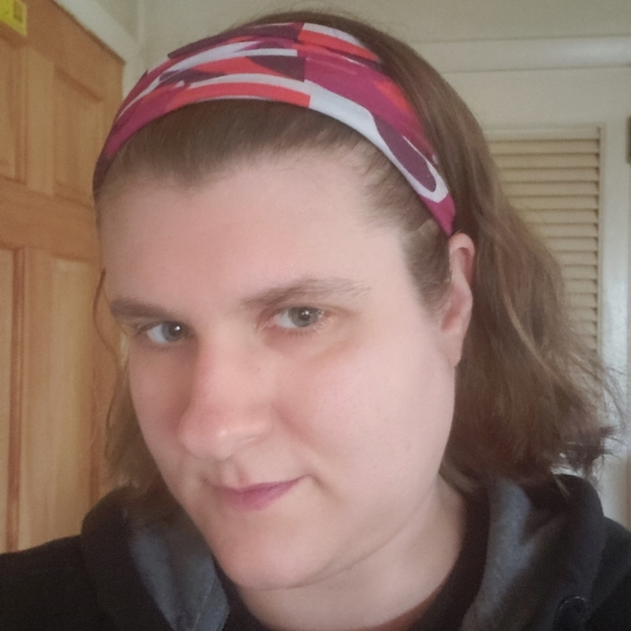 Meet your Posher, Casie - Picture 1 of 4